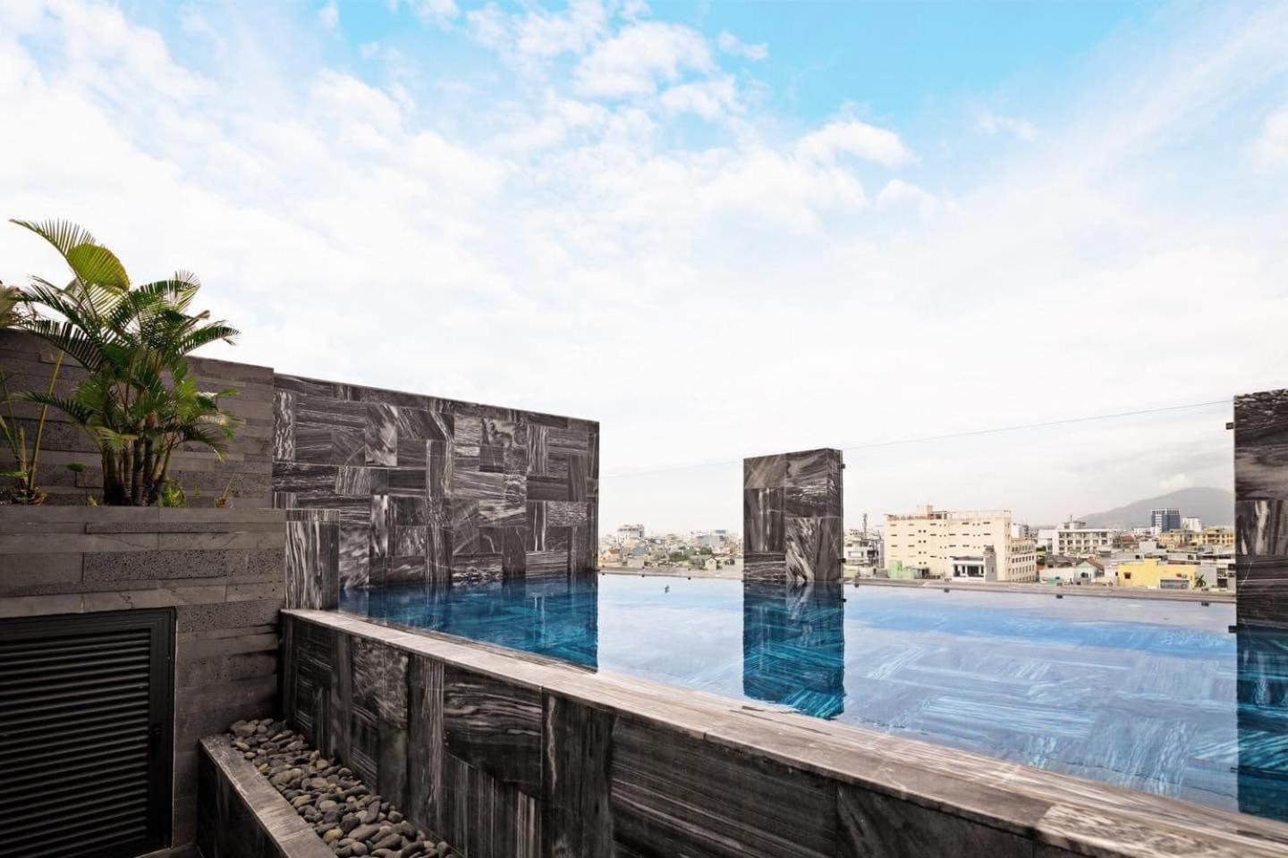 Hoang Thinh Hotel & Apartment Danang Exterior photo